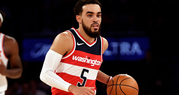 Tyus Jones Suns Setuju Kontrak Setahun Senilai $33 Juta