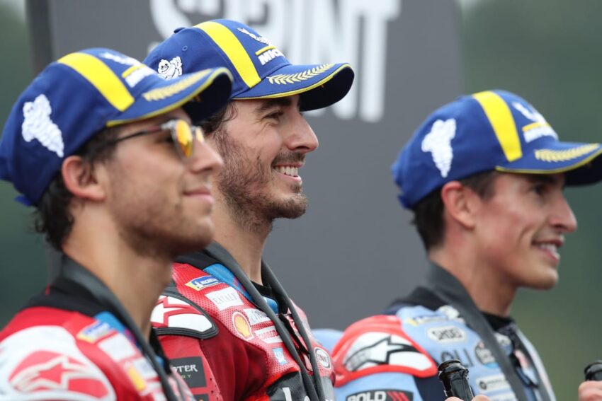 Jatuhnya Acosta dari keunggulan membuat Bagnaia menang sprint