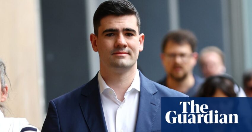 Neo-Nazi Jacob Hersant dibebaskan dengan jaminan saat dia mengajukan banding atas hukuman satu bulan penjara karena memberi hormat kepada Hitler di Melbourne | Paling kanan