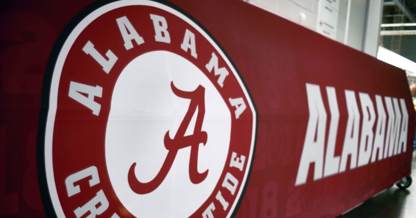 Prospek DL Bintang 4 Antonio Coleman Membalikkan Komitmen ke Alabama Dari Auburn | Berita, Skor, Sorotan, Statistik, dan Rumor