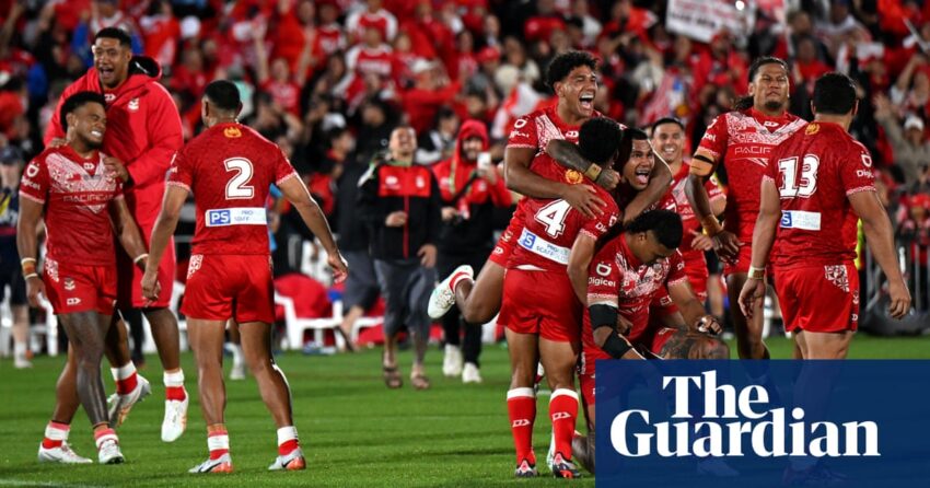 Tonga bertahan untuk mengalahkan Selandia Baru 25-24 dalam pertandingan klasik Piala Pasifik yang 'tak terlupakan' | Liga rugbi