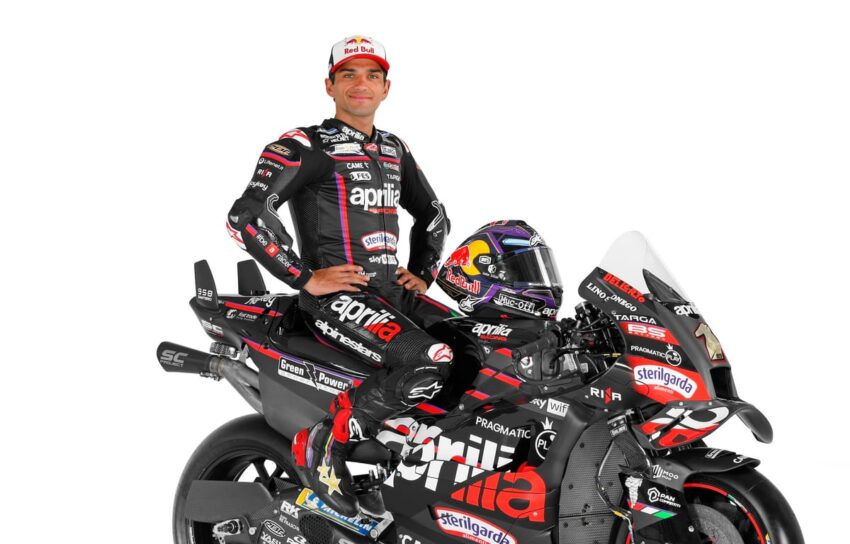 Motor Aprilia MotoGP milik Martin dengan plat #1 terungkap pada peluncuran tahun 2025