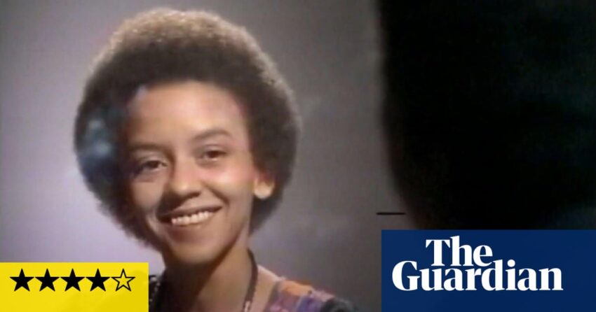 Going To Mars: The Nikki Giovanni Project Review - Film Listrik Tentang Radical Thinker and Poet | Film