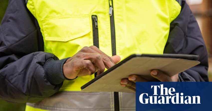 Manajer Keamanan Hitam Dipanggil 'Slave' oleh kolega kulit putih di London diberikan £ 361.000 | Balapan