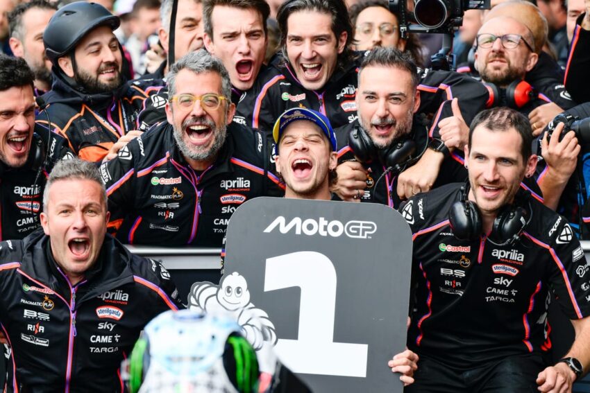 Menerjemahkan pesan Aprilia ke Martin