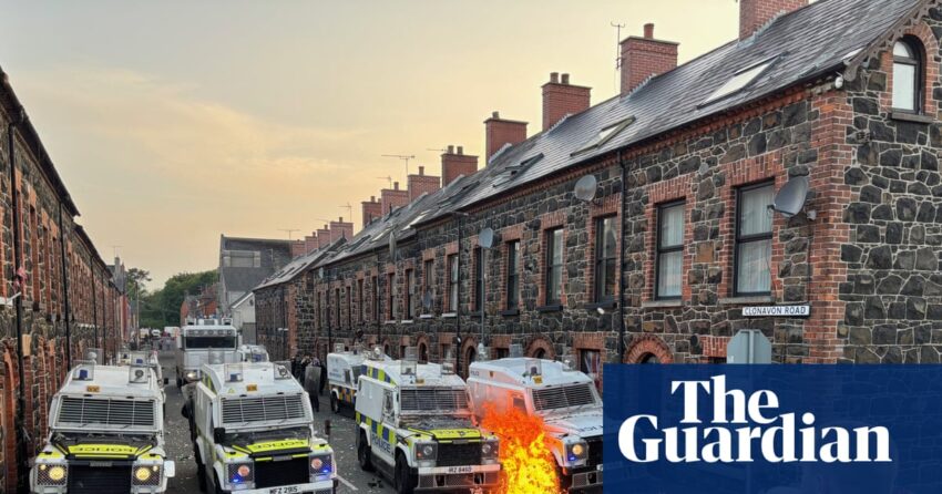 'Tempatnya kosong, banyak yang tersisa': Ballymena menimbang dampak kerusuhan anti-migran | Irlandia Utara