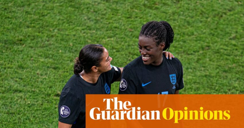 Bagus sekali singa betina untuk mencapai final, tetapi tidak mengambil lutut adalah hadiah untuk para rasis | Joseph Harker