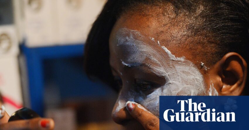 Ide Kolonial Kecantikan: Bagaimana Produk Pencerahan Kulit Dikaitkan dengan Kanker pada Wanita Afrika Hitam | Balapan