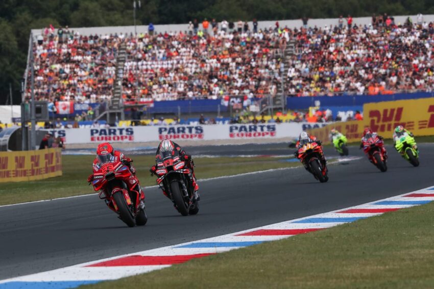 Marc Marquez menolak Bezzecchi untuk menang, Alex Marquez Hurt In Crash