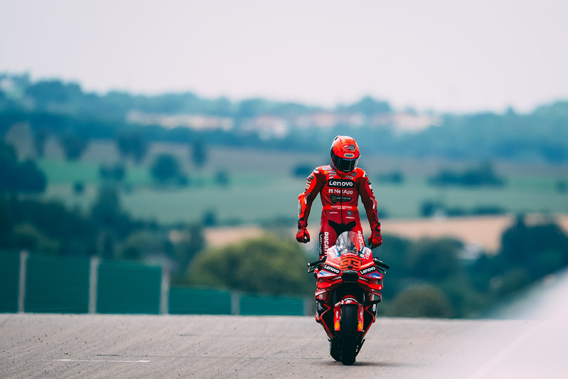 Sachsenring MotoGP Sunday Subscriber Round Up: A crashfest dan kekalahan penghancuran | Motomatters.com