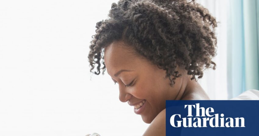 Setengah dari perempuan kulit hitam di Inggris yang meningkatkan kekhawatiran selama persalinan tidak menerima bantuan yang sesuai, studi menemukan | NHS