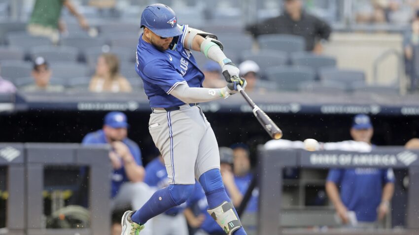 Blue Jays 'Bo Bichette keluar untuk musim reguler di tengah cedera, kemungkinan playoff
