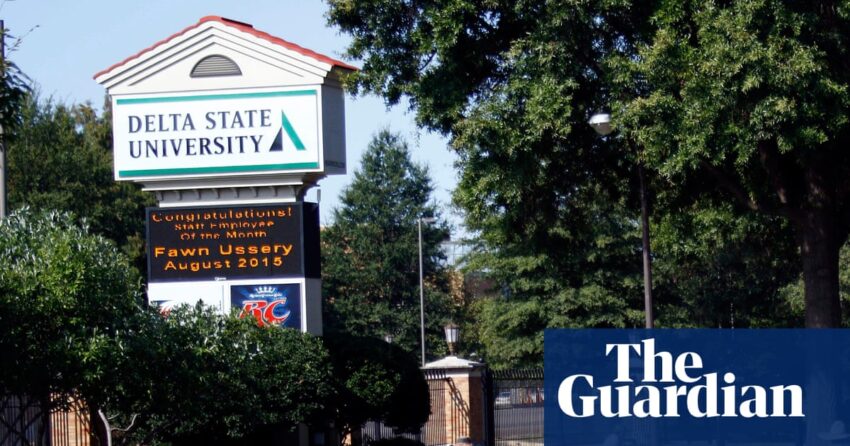 Keluarga Siswa Hitam Ditemukan Menggantung dari Pohon di Kampus Sekolah Pengacara Pengacara Ben Crump | Mississippi