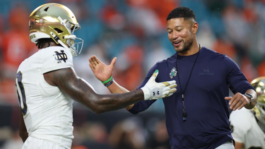 Nick Saban 'Taruhan' Pat McAfee Marcus Freeman, Notre Dame akan menang, membuat braket CFP