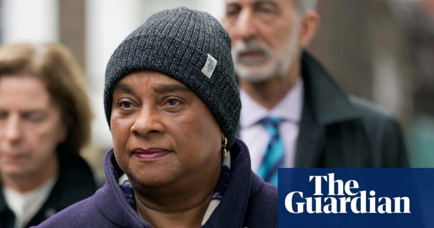 Doreen Lawrence menuduh Home Office terlibat dalam Met yang memata-matai keluarga | Stephen Lawrence