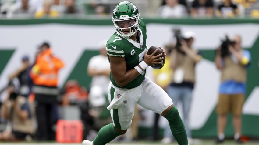 Justin Fields Dikabarkan Akan Menjadi Jets QB1 vs. Bengals, Tyrod Taylor Absen Karena Cedera