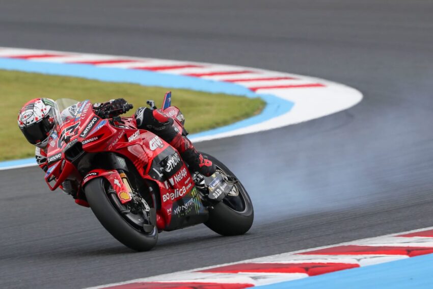 Ketidakpuasan saingan atas 'situasi aneh' Bagnaia